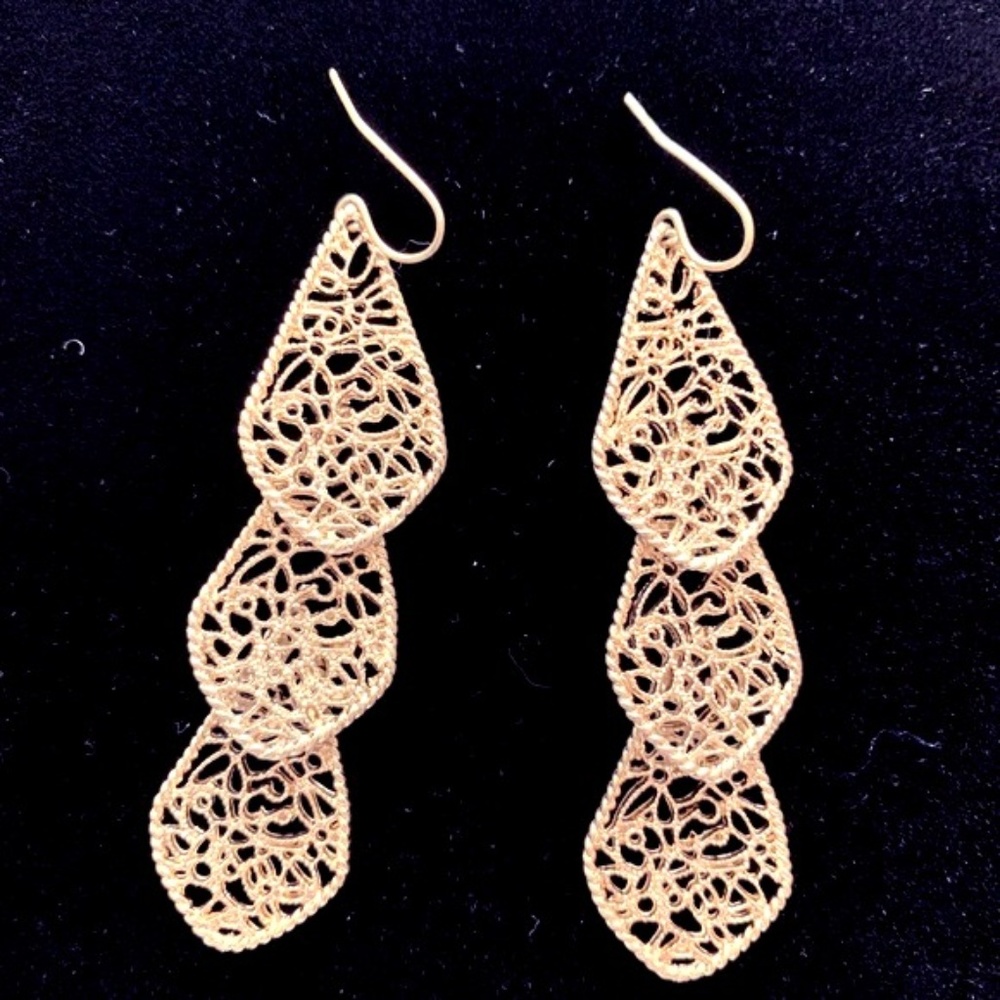 ❤️ 3for$25/ Intricate Vtg Dangle Earrings